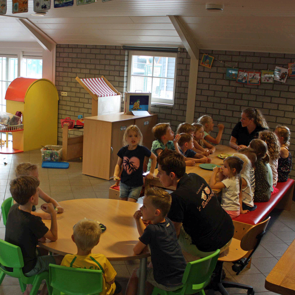 Begin van de dag bij kinderdagverblijf